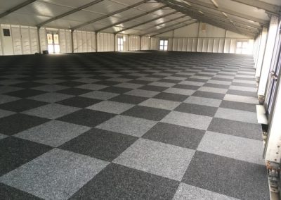 Verhuur van tapijttegel voor een evenement derodeloper.org